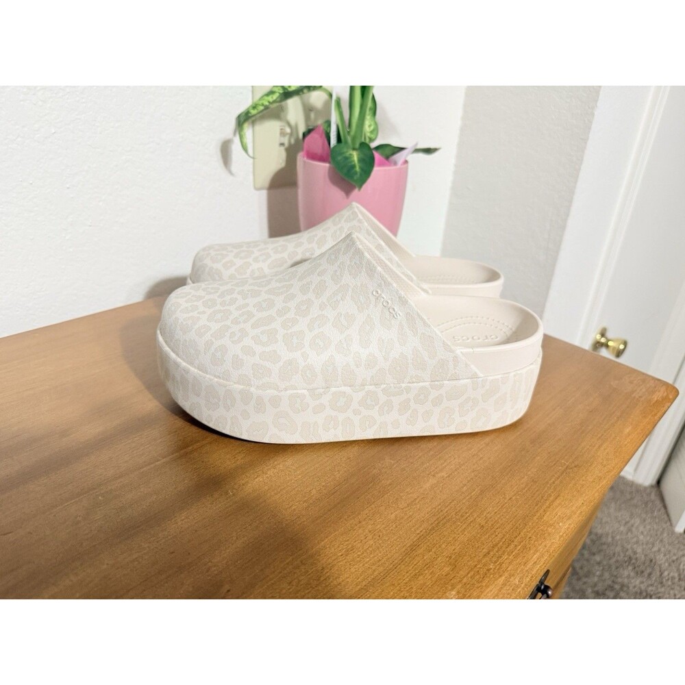 Crocs Women’s Dylan Print Platform Clog Sandals Slip On Size 10 - Picture 2 of 9